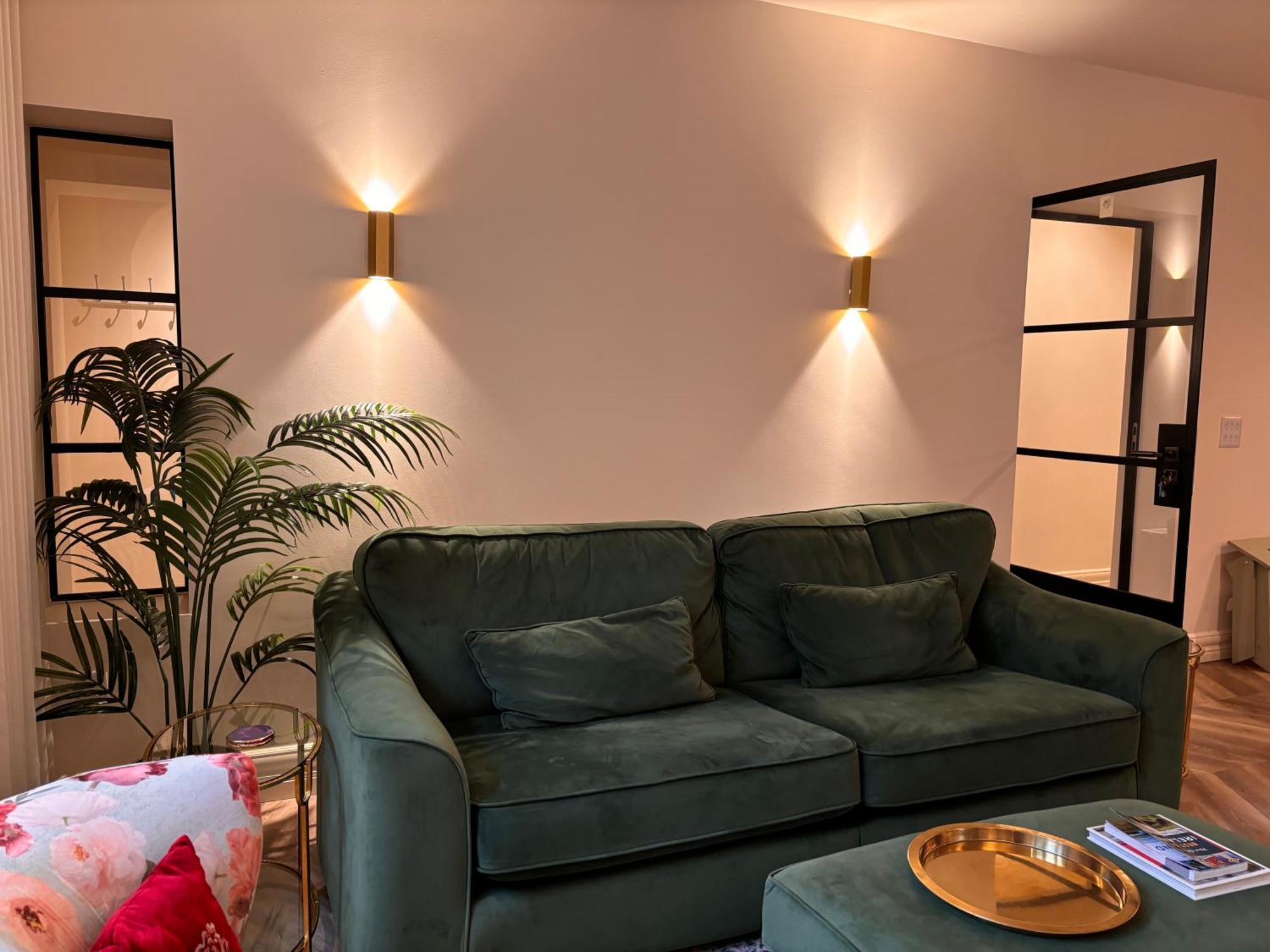 Luxurious 2 Bedroom Apartment With Sea View In Monkstown Blackrock  Εξωτερικό φωτογραφία